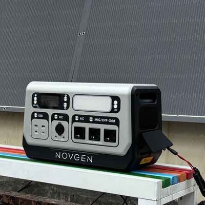 Pembangkit Listrik Balkon Portable 2200W 2048WH Pembangkit Listrik Penyimpanan Energi Surya